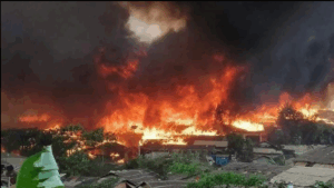 Burning rohingya refugee camp